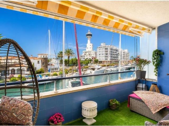 Piso de alto standing de 110 m2 en venta en Empuriabrava, España