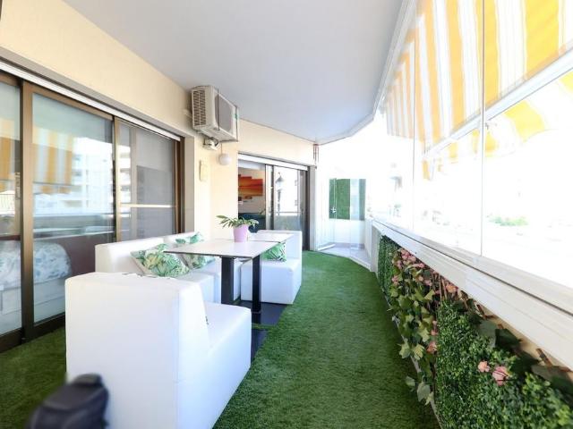 Piso de alto standing de 110 m2 en venta en Fuengirola, España