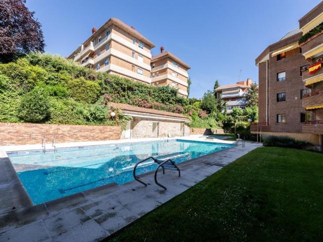 Piso de alto standing de 111 m2 en venta en Majadahonda, Comunidad de Madrid