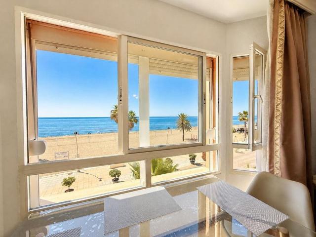 Piso de alto standing de 111 m2 en venta en Estepona, Andalucía
