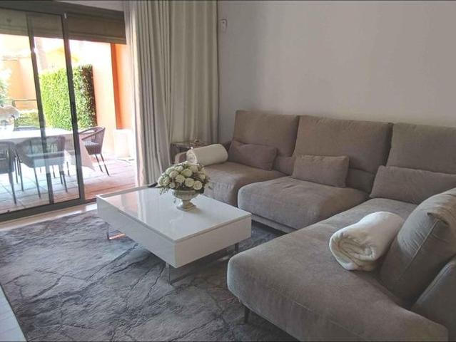 Piso de alto standing de 112 m2 en venta en Estepona, España