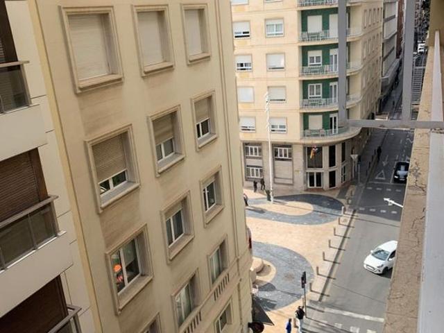 Piso de alto standing de 125 m2 en venta en Alicante, España