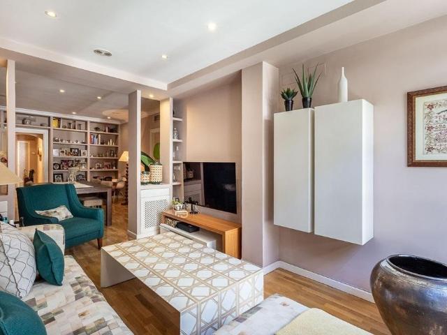 Piso de alto standing de 126 m2 en venta en Granada, España