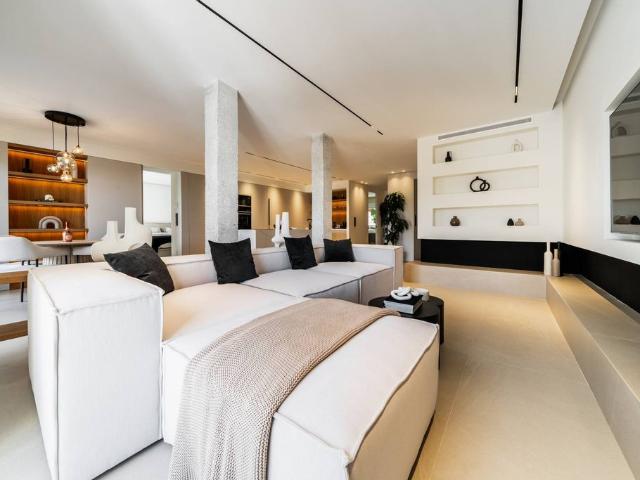 Piso de alto standing de 127 m2 en venta en Marbella, España