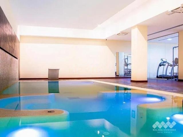 Piso de alto standing de 128 m2 en venta en Estepona, Andalucía