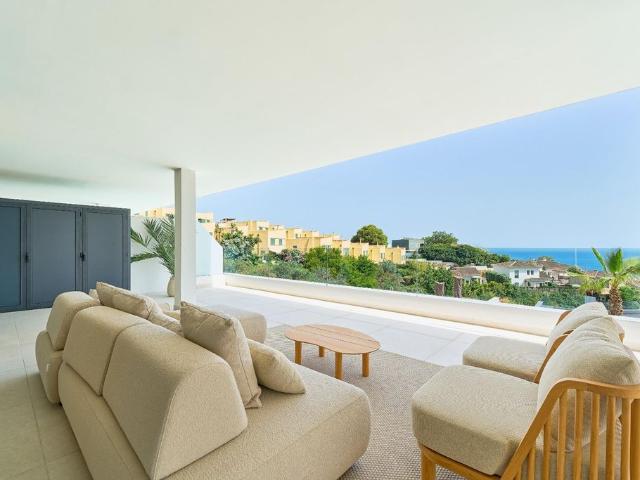 Piso de alto standing de 129 m2 en venta en Benalmádena, Andalucía