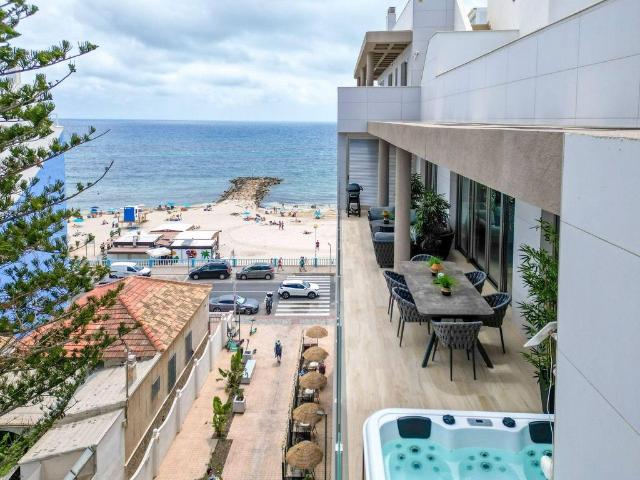 Piso de alto standing de 129 m2 en venta en Torrevieja, España