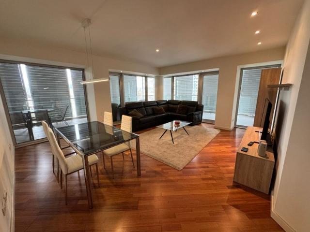 Piso de alto standing de 120 m2 en alquiler en Barcelona, Cataluña