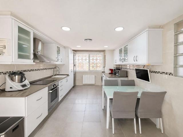 Piso de alto standing de 120 m2 en venta en Valencia, España