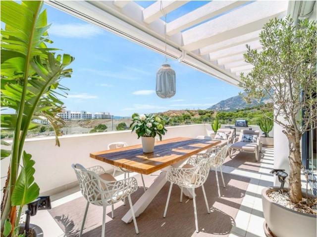 Piso de alto standing de 121 m2 en venta en Fuengirola, España