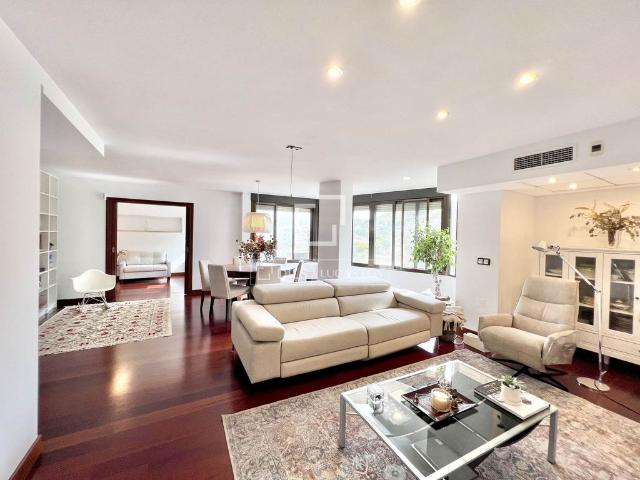 Piso de alto standing de 122 m2 en venta en Alicante, Comunidad Valenciana