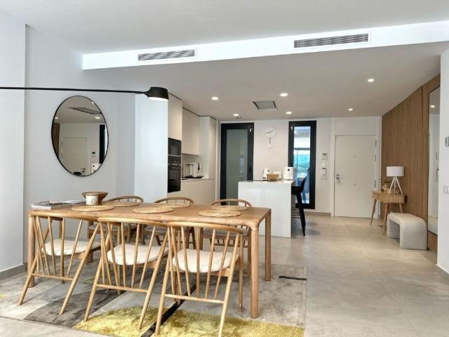 Piso de alto standing de 123 m2 en venta en Marbesa, Marbella, Málaga, Andalucía