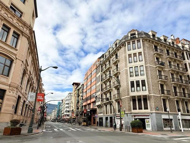 Piso de alto standing de 123 m2 en venta en Bilbao, España