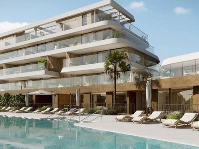 Piso de alto standing de 123 m2 en venta en Estepona, Andalucía