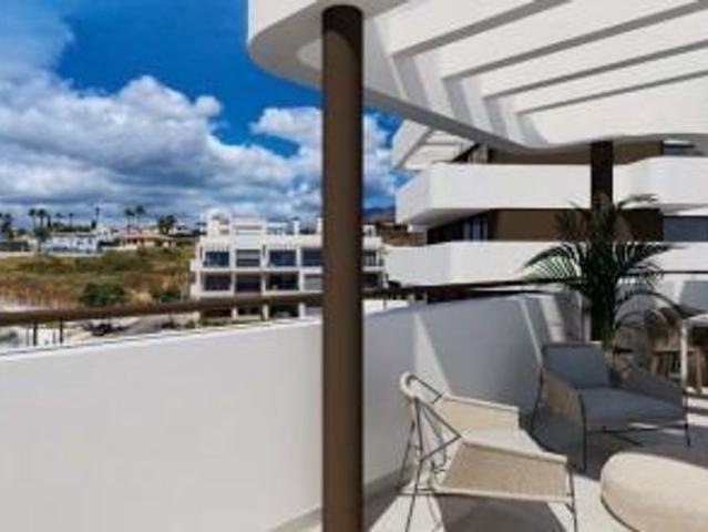 Piso de alto standing de 134 m2 en venta en Estepona, Andalucía