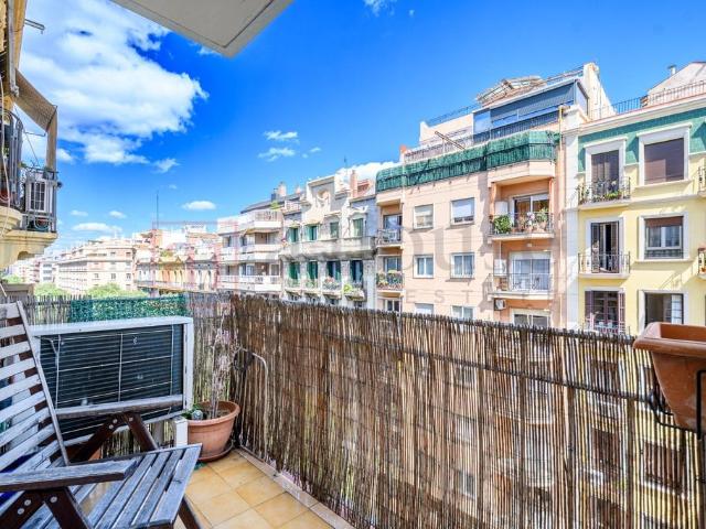 Piso de alto standing de 135 m2 en venta en Barcelona, España
