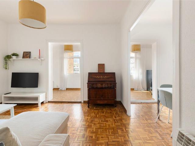 Piso de alto standing de 138 m2 en venta en Barcelona, Cataluña