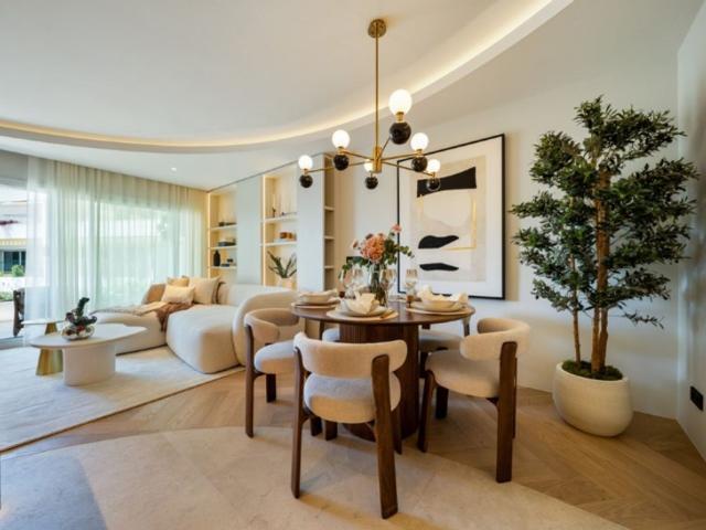 Piso de alto standing de 138 m2 en venta en Las Lomas de Rio Verde, Marbella, Andalucía