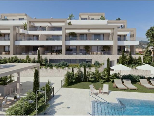 Piso de alto standing de 130 m2 en venta en Huerta Nueva, Estepona, Andalucía