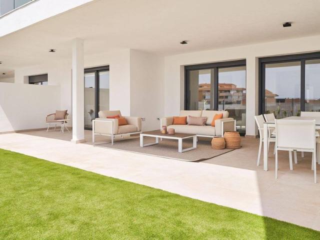 Piso de alto standing de 131 m2 en venta en Fuengirola, España