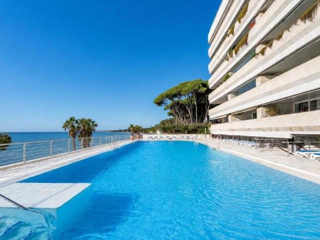 Piso de alto standing de 132 m2 en venta en Marbella, España