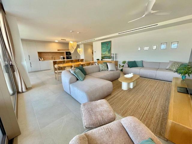 Piso de alto standing de 144 m2 en venta en Santa Pola, España