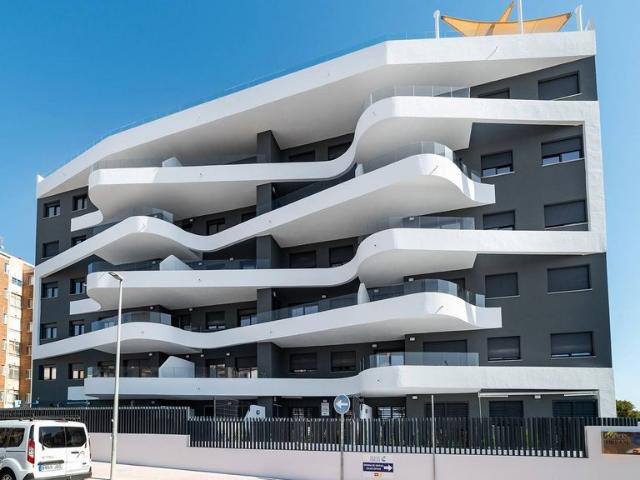 Piso de alto standing de 145 m2 en venta en Torrevieja, Comunidad Valenciana