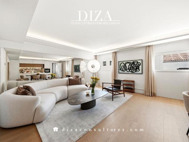Piso de alto standing de 148 m2 en venta en Madrid, España