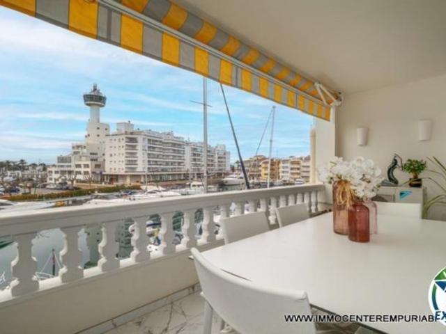 Piso de alto standing de 149 m2 en venta en Empuriabrava, Cataluña