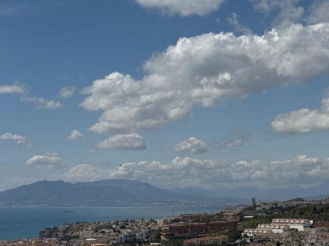 Piso de alto standing de 140 m2 en venta en Rincón de la Victoria, Andalucía