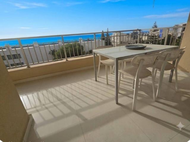 Piso de alto standing de 140 m2 en venta en Torremolinos, España