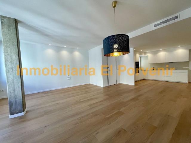 Piso de alto standing de 141 m2 en alquiler en Valencia, España