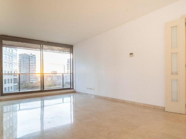 Piso de alto standing de 141 m2 en venta en Barcelona, Cataluña