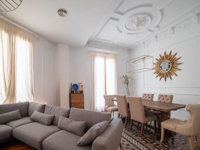 Piso de alto standing de 155 m2 en venta en Barcelona, España