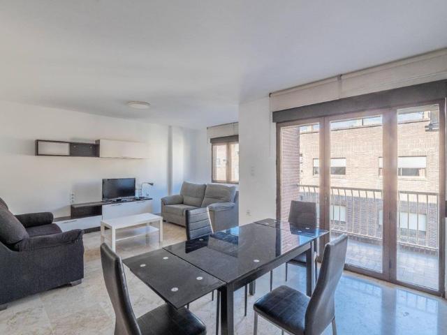 Piso de alto standing de 156 m2 en venta en Granada, España
