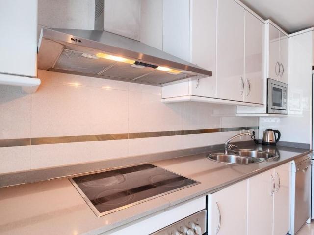 Piso de alto standing de 157 m2 en venta en Marbella, España