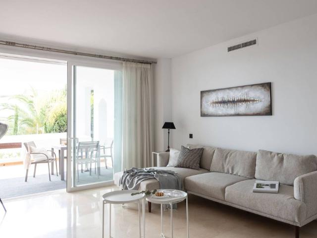 Piso de alto standing de 158 m2 en venta en Playa Duque Marbella, Andalucía