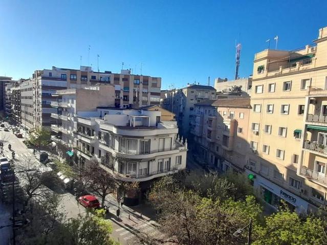 Piso de alto standing de 151 m2 en venta en Granada, España