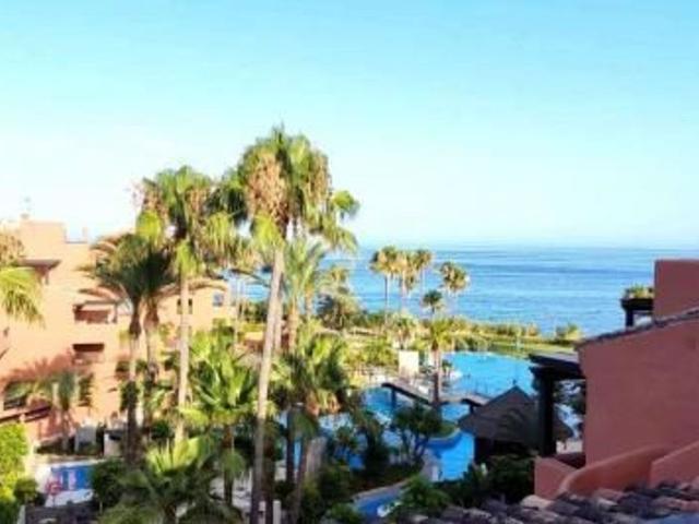 Piso de alto standing de 165 m2 en venta en Estepona, España