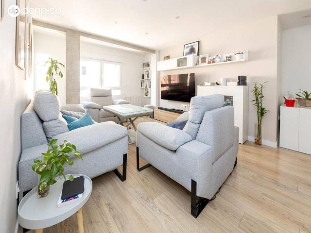 Piso de alto standing de 165 m2 en venta en Granada, España