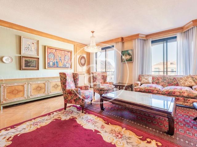 Piso de alto standing de 160 m2 en venta en Madrid, España