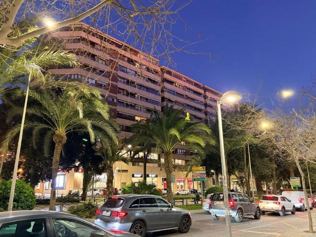 Piso de alto standing de 160 m2 en venta en Alicante, España