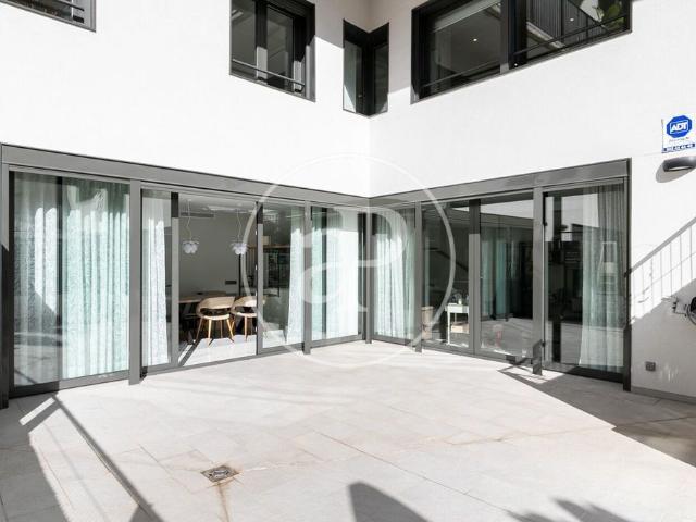 Piso de alto standing de 160 m2 en venta en Barcelona, España