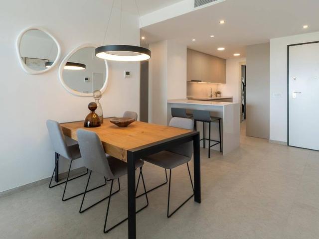 Piso de alto standing de 160 m2 en venta en Estepona, Andalucía