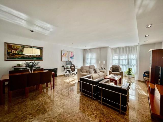 Piso de alto standing de 176 m2 en venta en Valencia, España