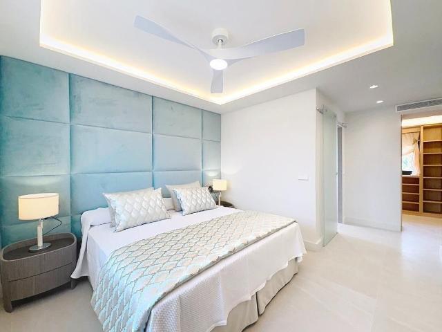 Piso de alto standing de 170 m2 en venta en Estepona, España