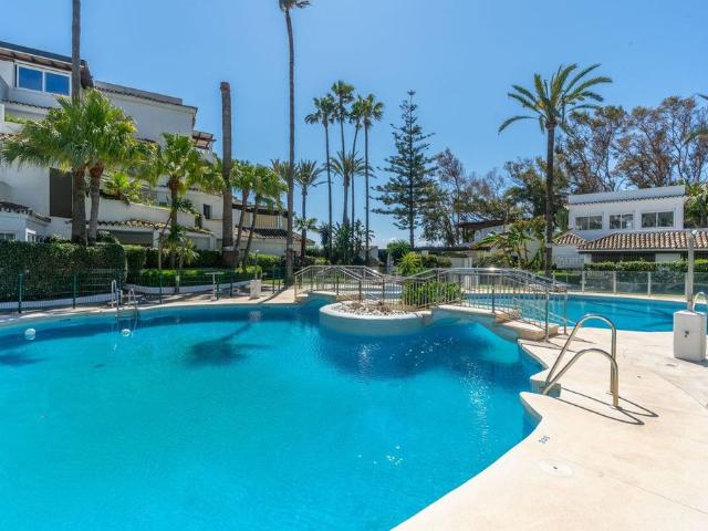 Piso de alto standing de 173 m2 en venta en Elviria, España