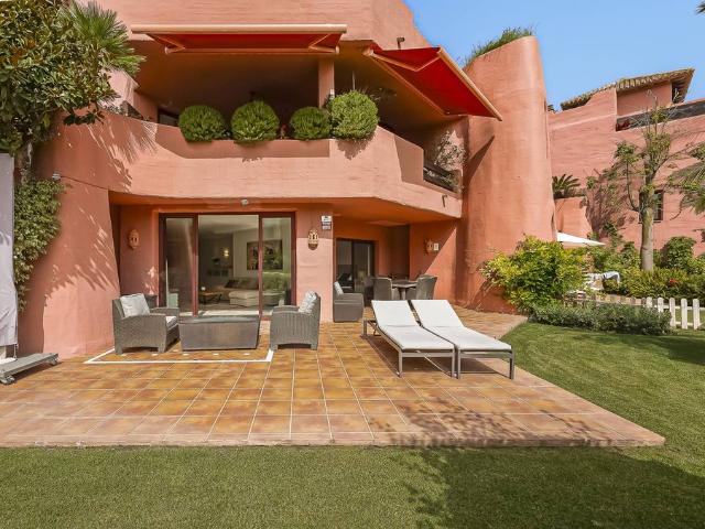 Piso de alto standing de 189 m2 en venta en Estepona, Andalucía