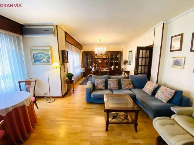 Piso de alto standing de 189 m2 en venta en Logroño, España