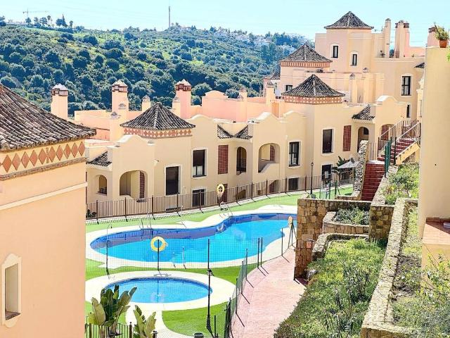 Piso de alto standing de 180 m2 en venta en Estepona, España